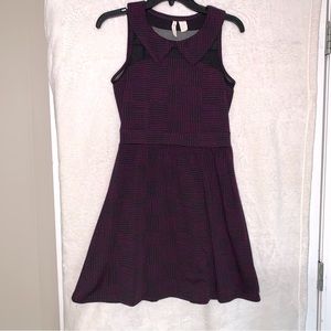 Women’s Collared Sleeveless Dress